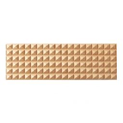 Diamond cross cut wood moulding