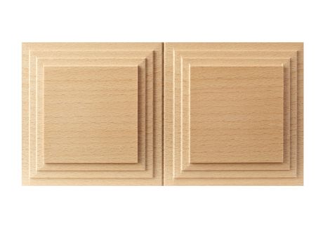 Modanatura in legno decorata a quadrotti