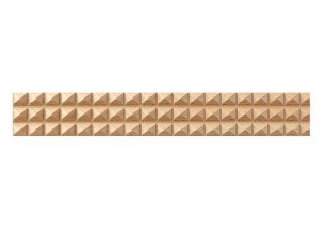 moldura de madera diseño de piramide