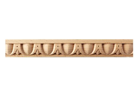 Modanatura in legno decorata a ovoli e dardi