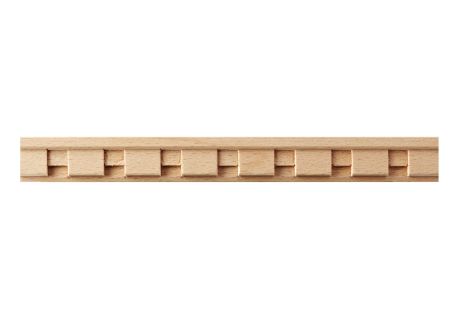 Modanatura in legno decorata a dentelli